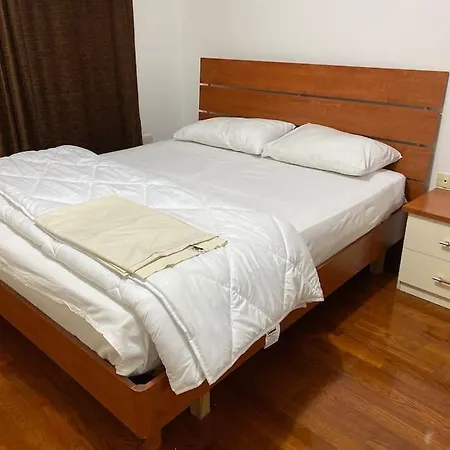 Downtown Bllok 2br, Large Patio, Ac, Wifi Tirana