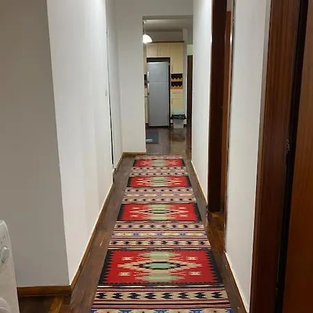 Apartment Downtown Bllok 2br, Large Patio, Ac, Wifi Tirana