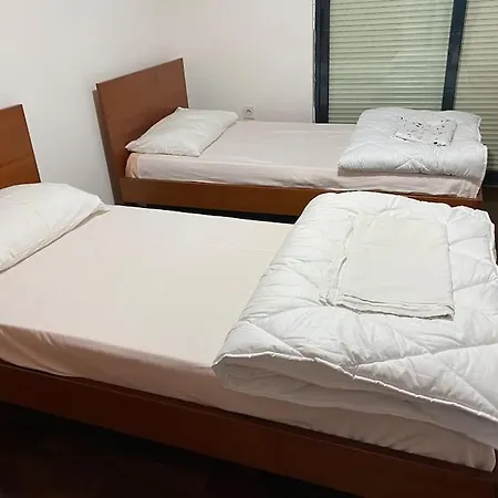 Downtown Bllok 2br, Large Patio, Ac, Wifi