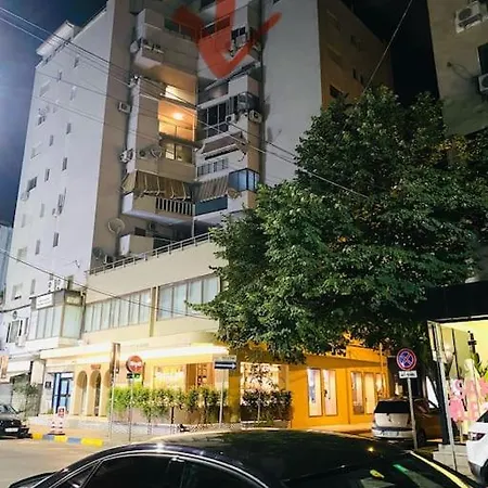 Downtown Bllok 2br, Large Patio, Ac, Wifi * Tirana
