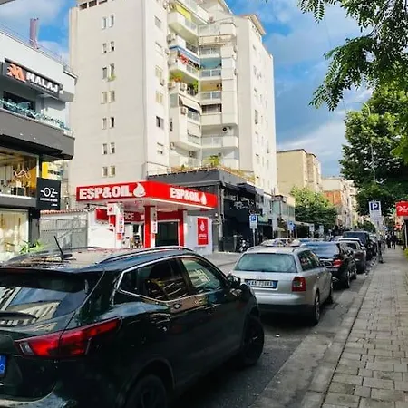 Διαμέρισμα Downtown Bllok 2br, Large Patio, Ac, Wifi Τίρανα