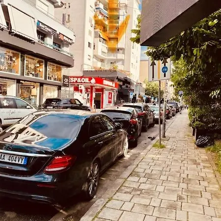 Downtown Bllok 2br, Large Patio, Ac, Wifi Tirana