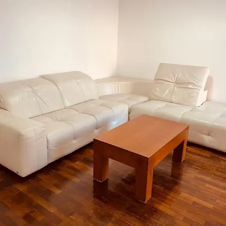 Downtown Bllok 2br, Large Patio, Ac, Wifi