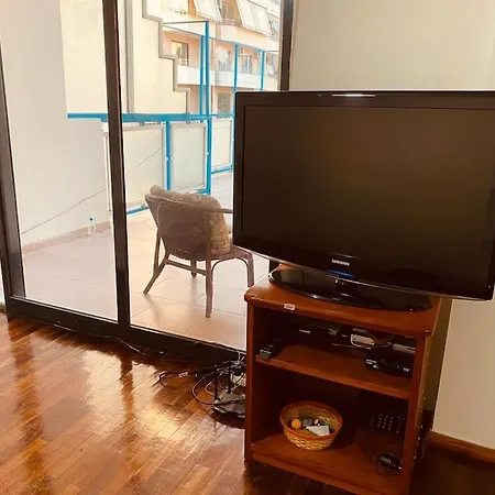Apartment Downtown Bllok 2br, Large Patio, Ac, Wifi *