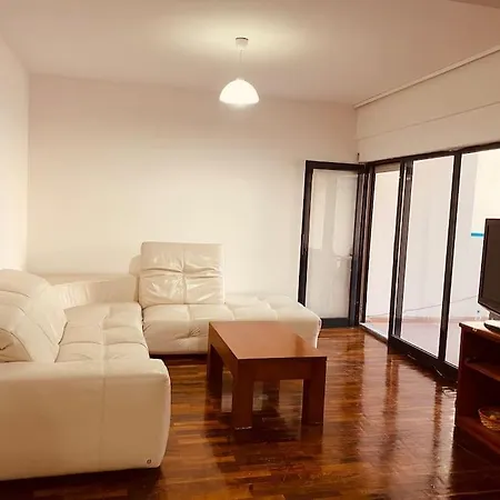 Downtown Bllok 2br, Large Patio, Ac, Wifi Διαμέρισμα Τίρανα